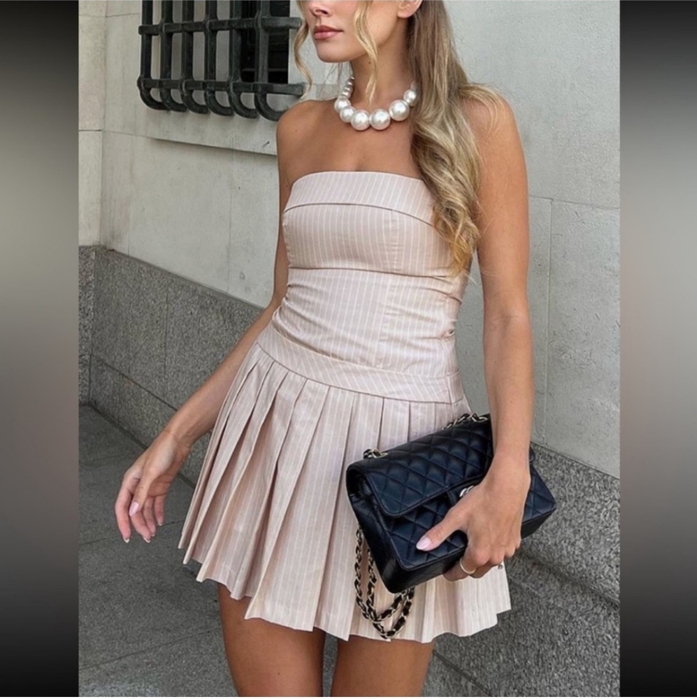 NWT Zara pleated striped strapless dress